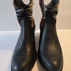 SENDRA Stylish Black LEATHER and Red FABRIC Women's size 9 Boots